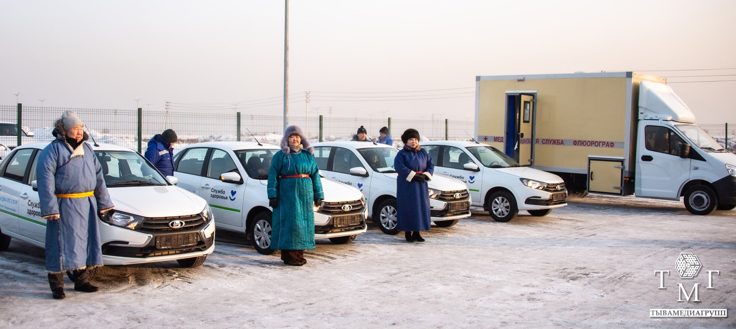 В медучреждения республики передали новые авто | Тувинская правда